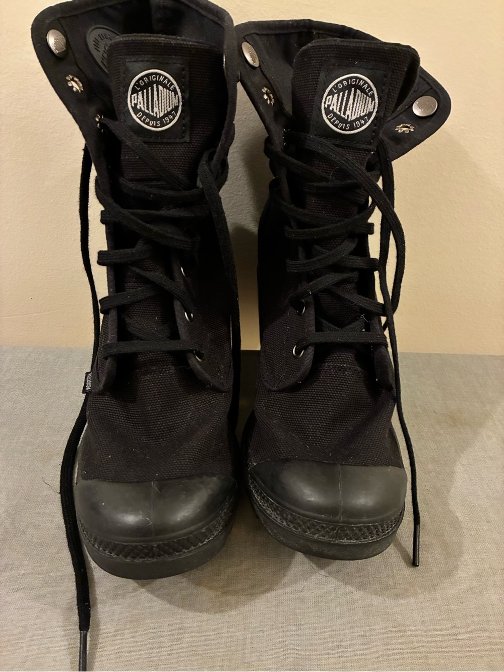 Brand New Never Worn Palladium Women's Black Canvas Lace-Up Boots